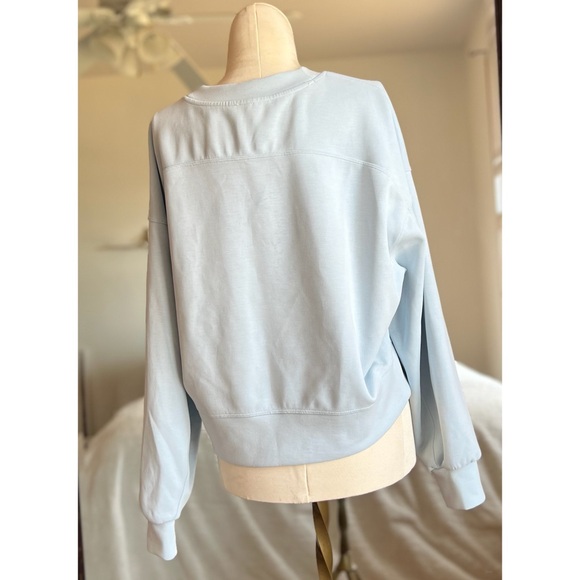Lululemon Perfectly Cropped Blue Sweatshirt - Picture 3 of 6